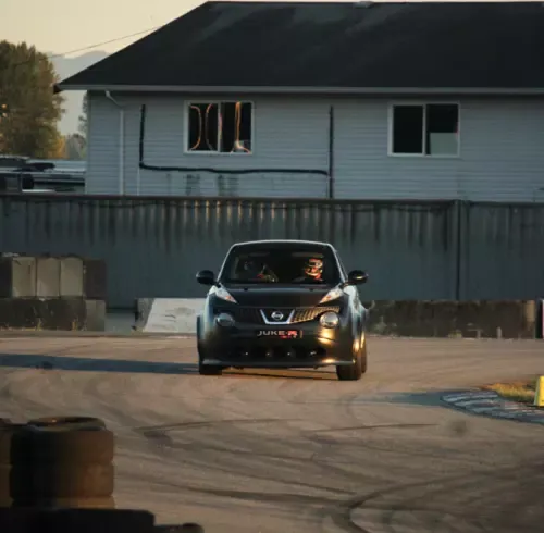NISSAN JUKE-R