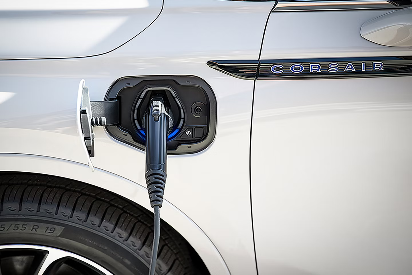2026 Lincoln Corsair Gas vs. Hybrid
