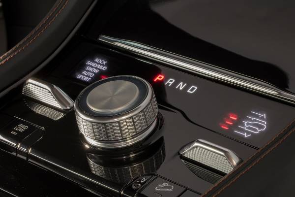 The 2026 Jeep Grand Cherokee's selec-terrain dial. New 2026 Jeep Grand Cherokee performance & engine guide at Blenheim Chrysler Dodge Jeep Ram in Blenheim, ON