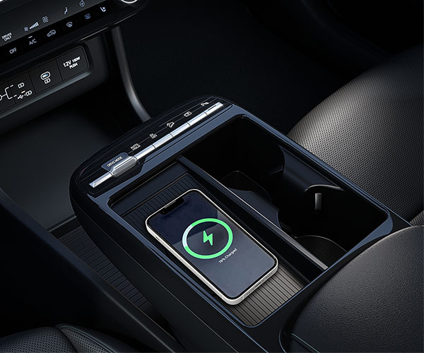 Wireless charing tray in 2026 Hyundai Tucson Hybrid