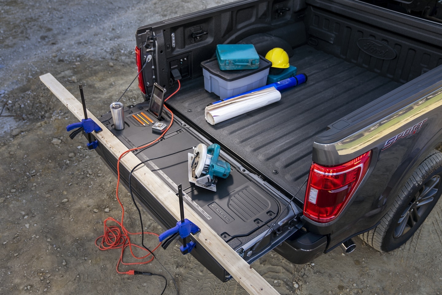 AVAILABLE TAILGATE WORK SURFACE