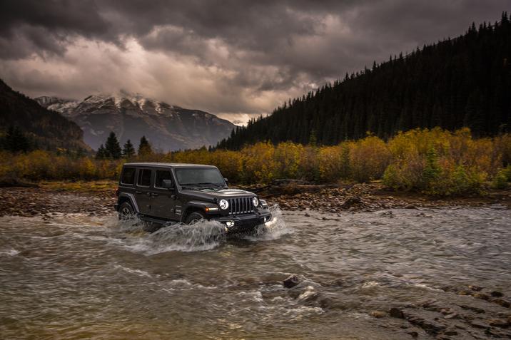 Jeep Wrangler 2020 dans l'eau