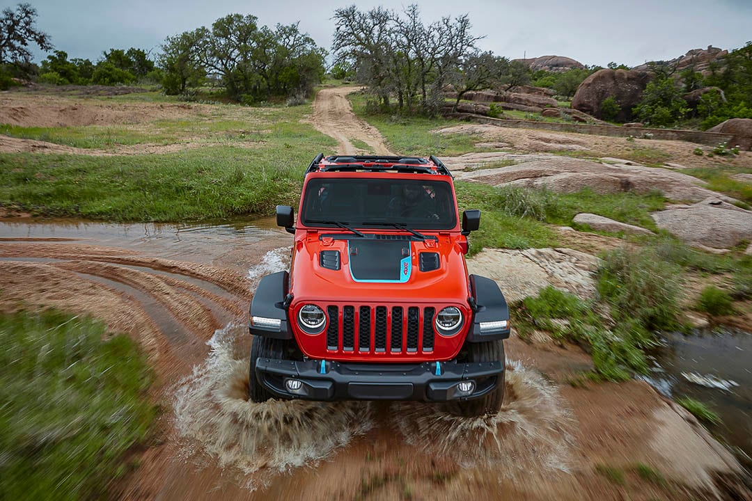 vue avant du Jeep Wrangler 4xe 2022