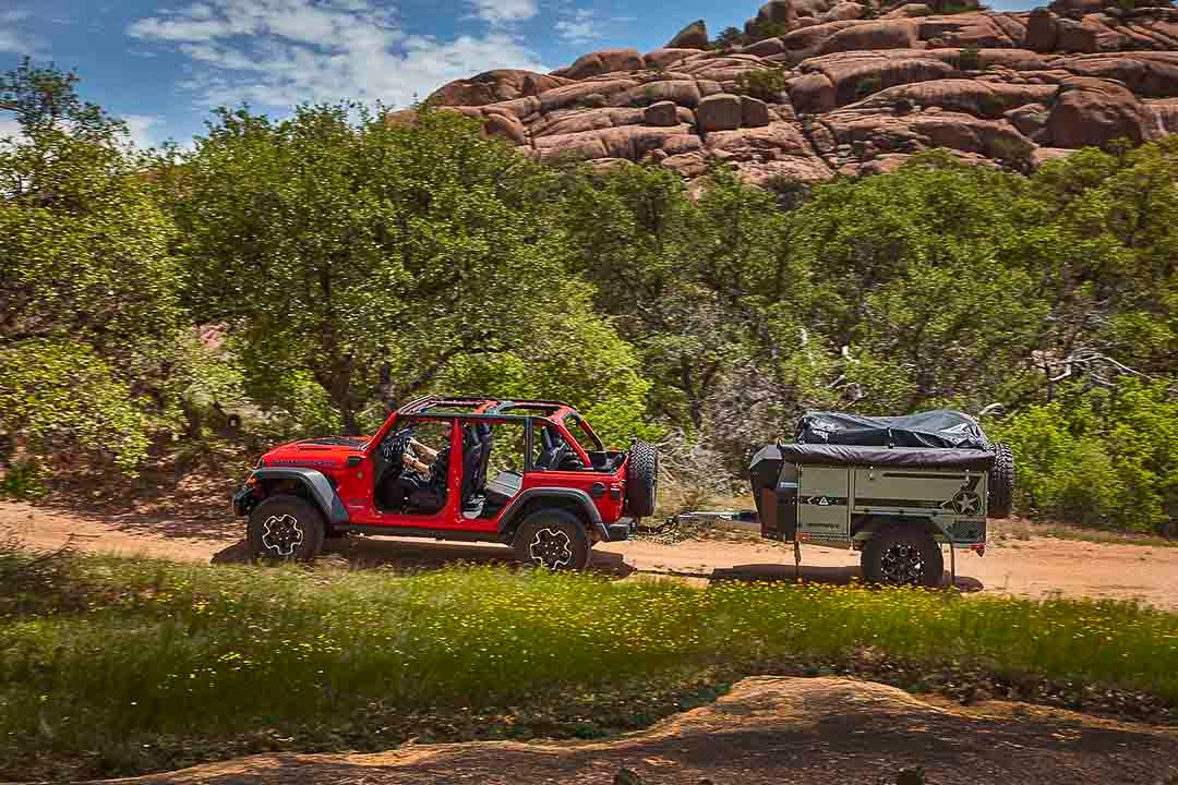 vue latérale du Jeep Wrangler 4xe 2022