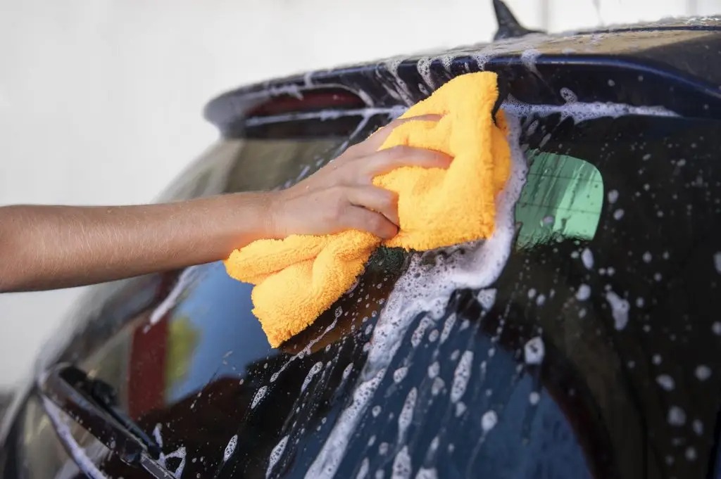 imgi_4_close-up-car-care-washing-1-1024x681