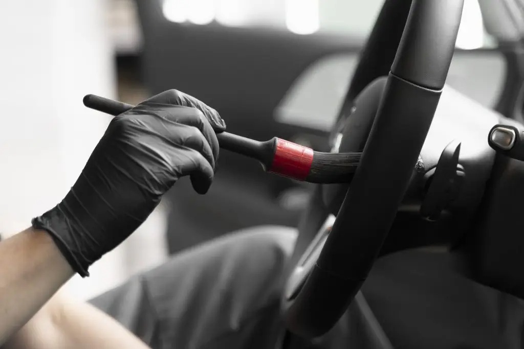 imgi_7_close-up-car-care-process-1024x683