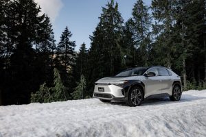 imgi_2_ToyotaelectricSUVinsnow