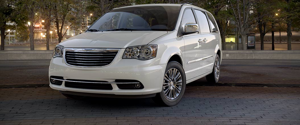 CHRYSLER TOWN & COUNTRY
