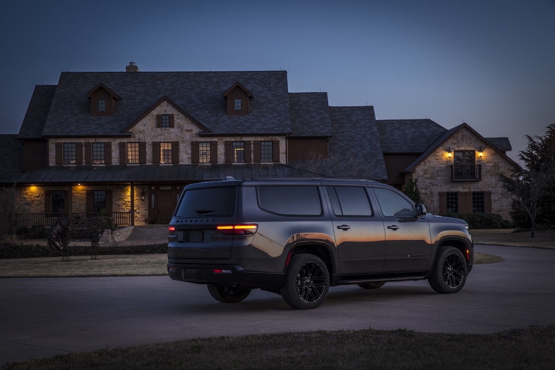 2023 Wagoneer L Carbide