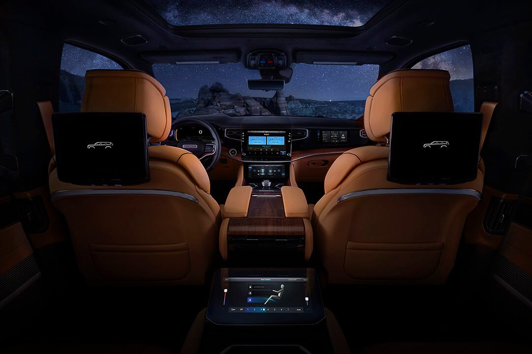 Indoor | 2022 Jeep Grand Wagoneer