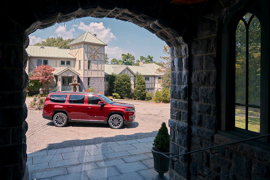 Jeep Wagoneer