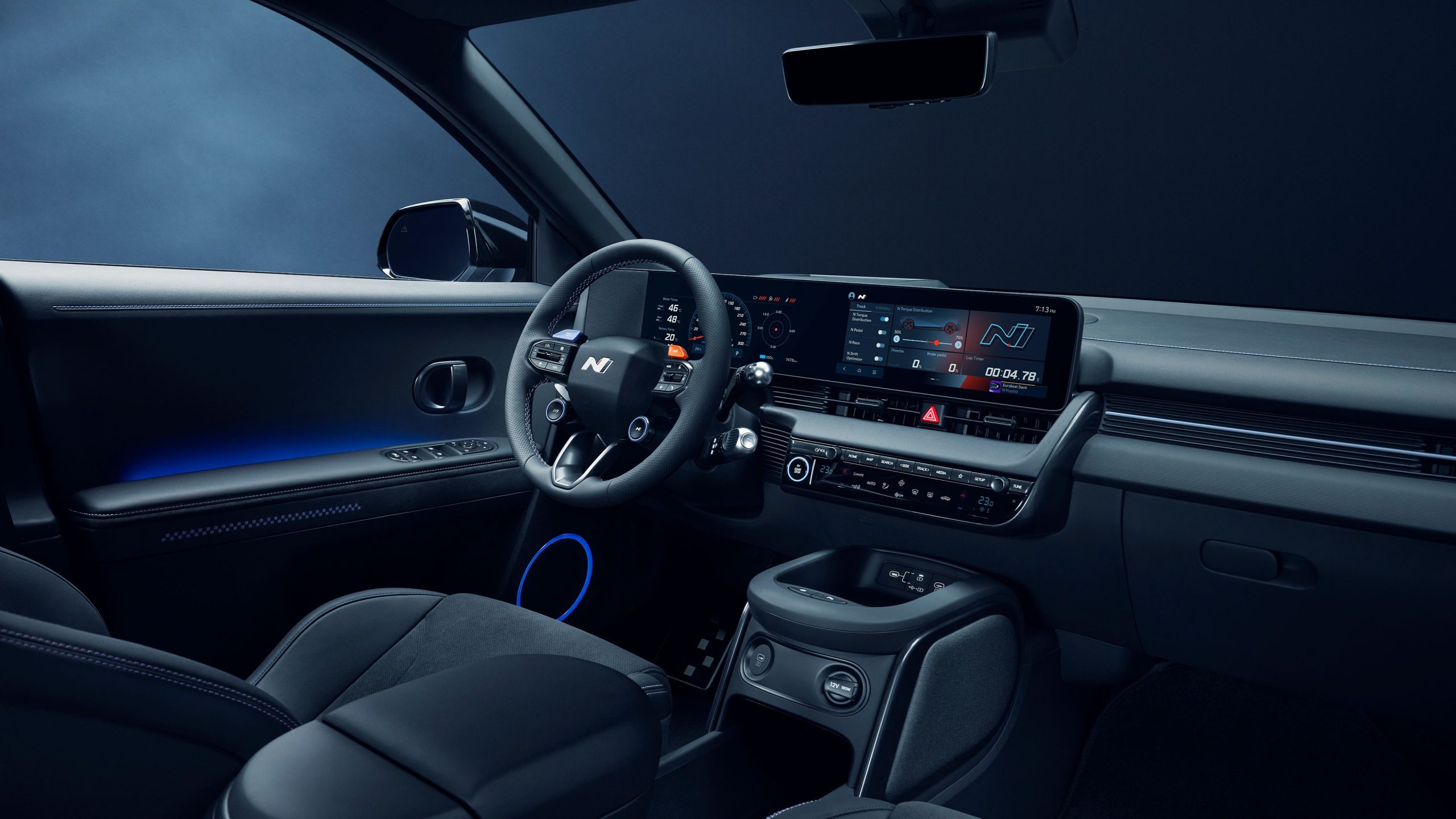 Interior trim finishes (dark liquid metallic)