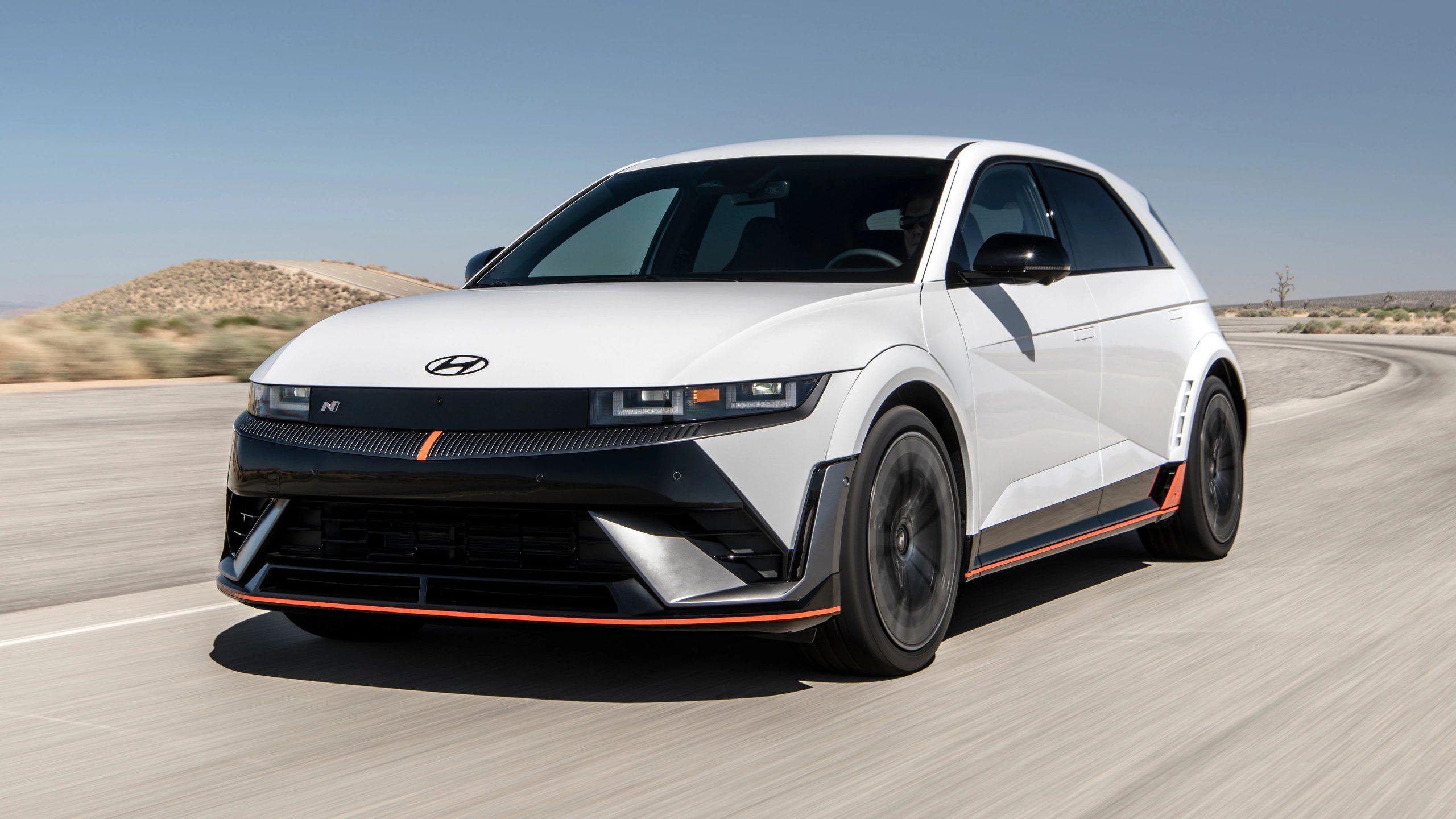 N Luminous orange racing strip