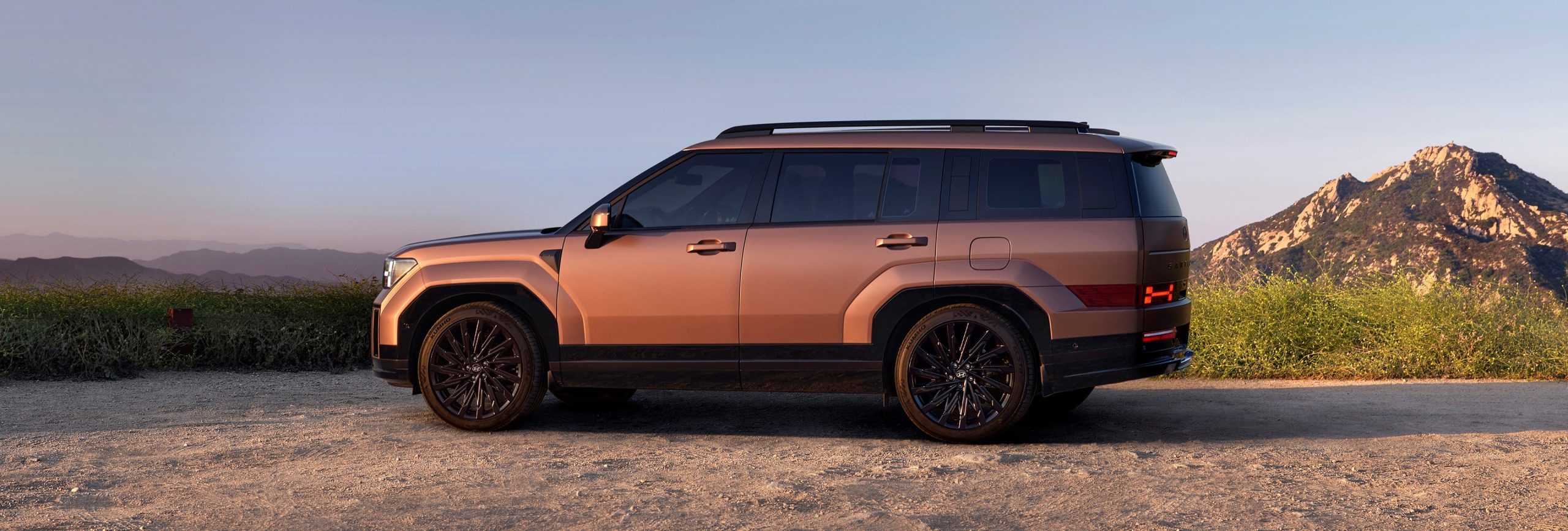 image of a hyundai santa fe