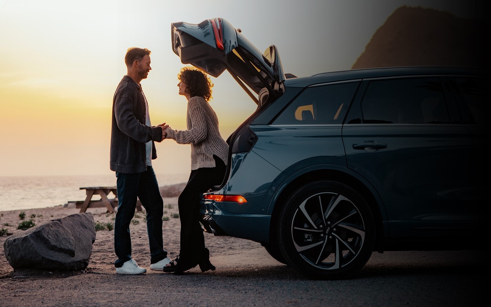 Available Hands-Free Power Liftgate