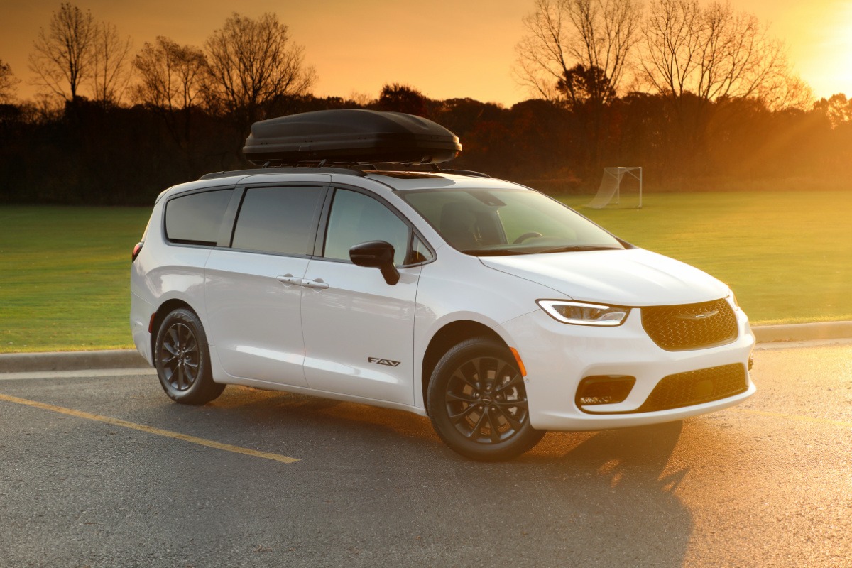 The Electric Chrysler Pacifica is Coming