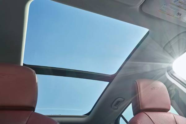 The dual-pane panoramic moonroof of a 2026 Buick Envision. New 2026 Buick Envision luxury features guide at Gardner Chevrolet Buick GMC in Hope, BC