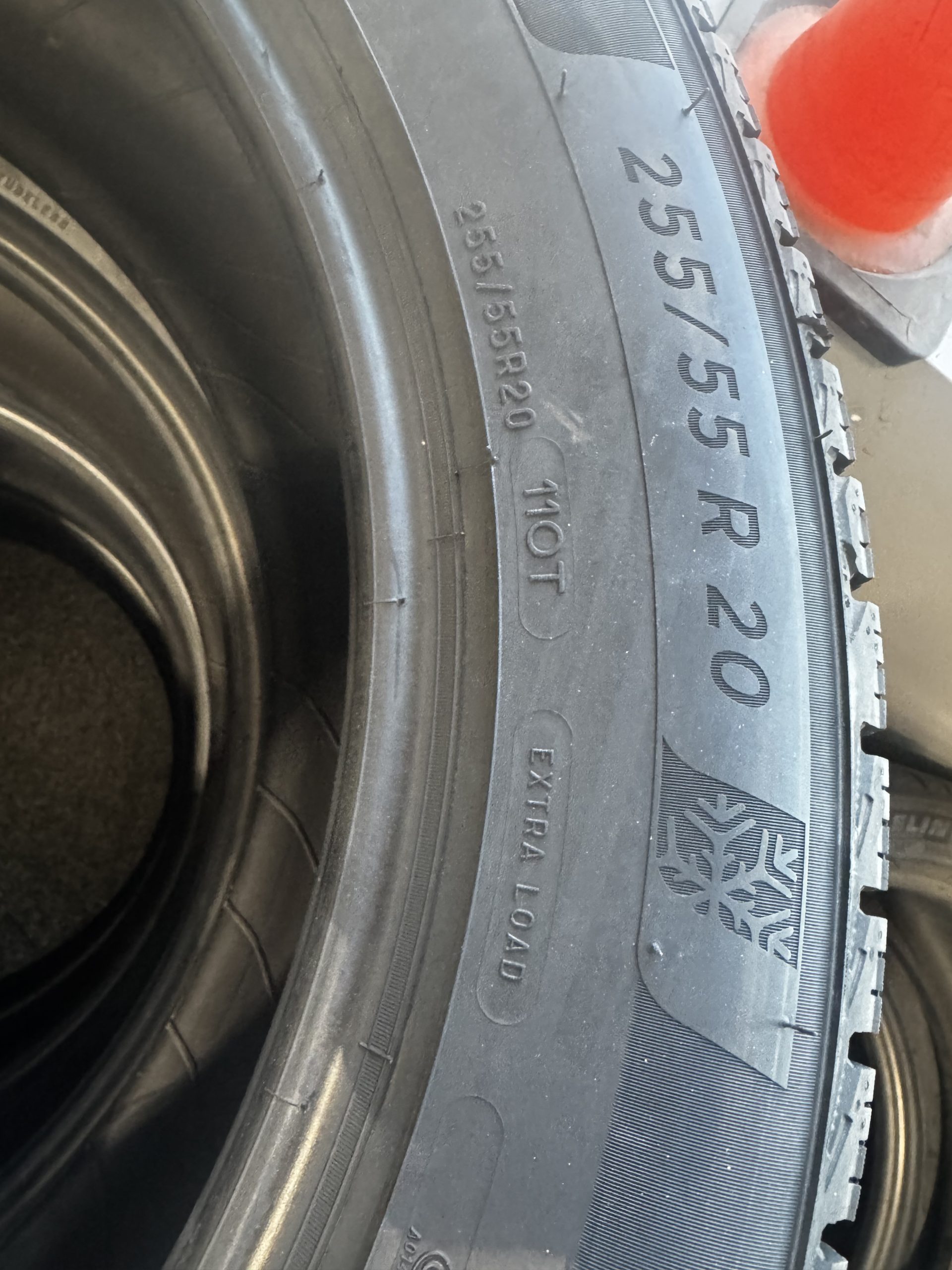 MICHELIN X ICE Snow Tires 255 55 R20
