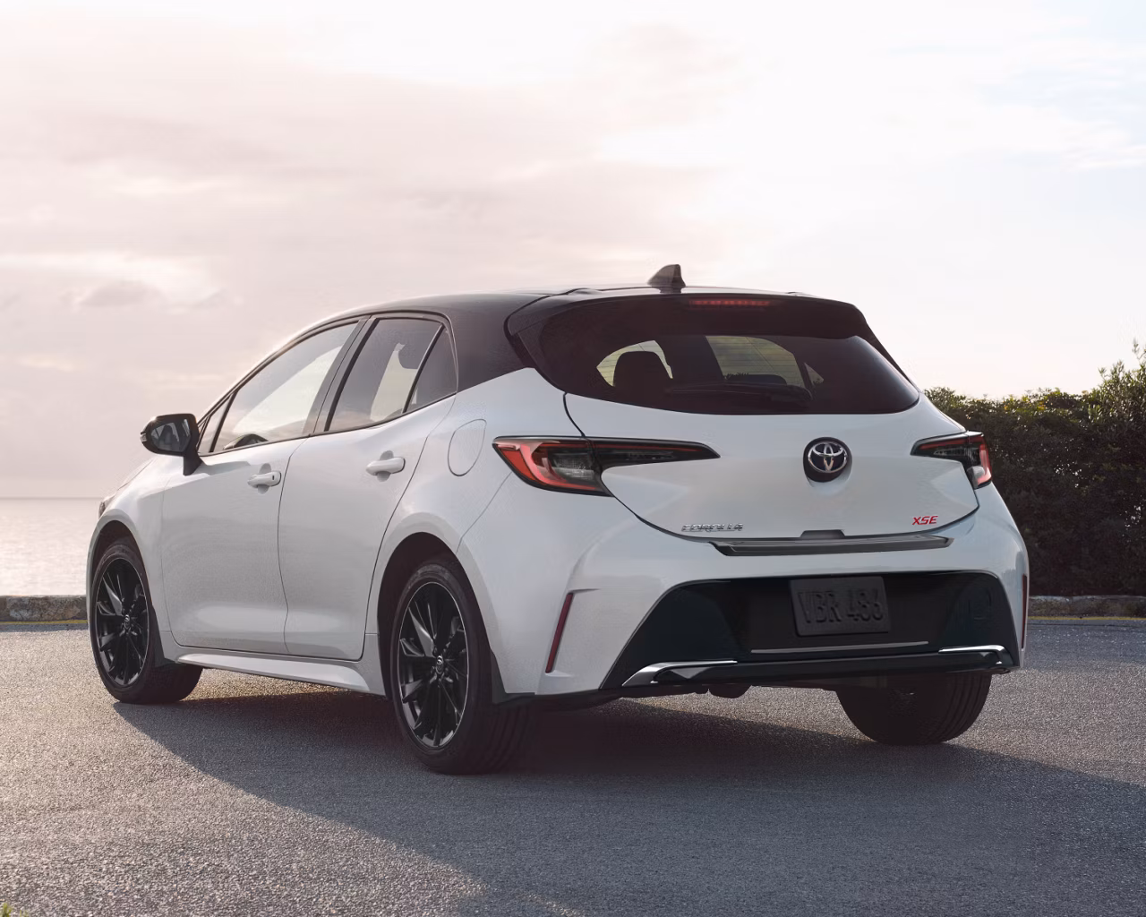 Corolla Hatchback XSE in Wind Chill Pearl with Black Roof