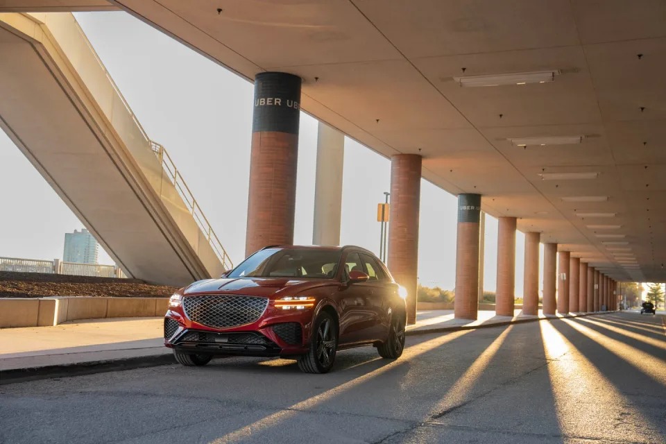 Genesis GV70: Car and Driver 2025 10 Best Trucks