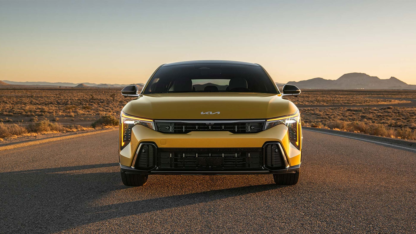 2026 Kia K4 Hatchback front view Winnipeg