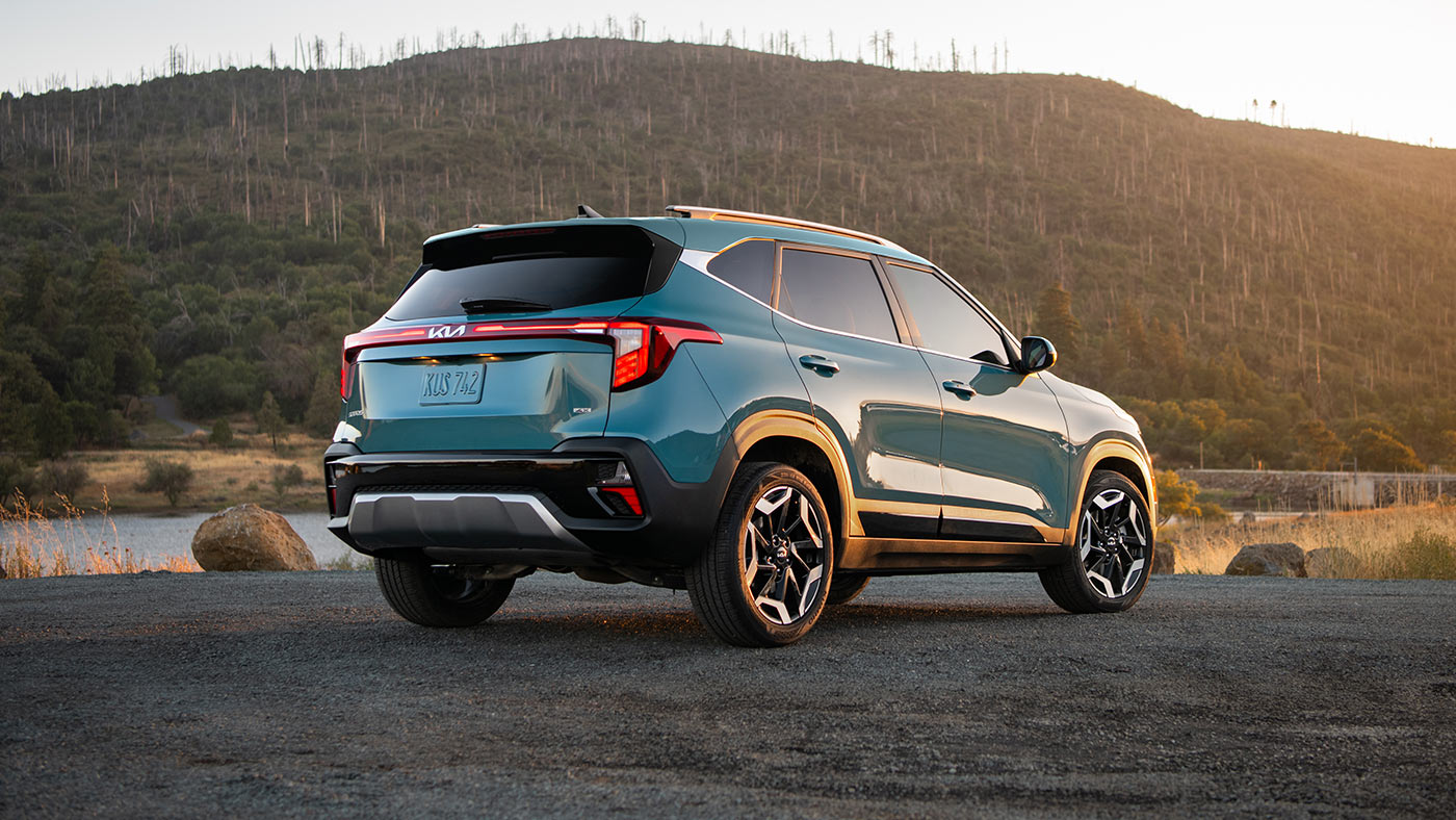 2026 Kia Seltos side and rear view Winnipeg