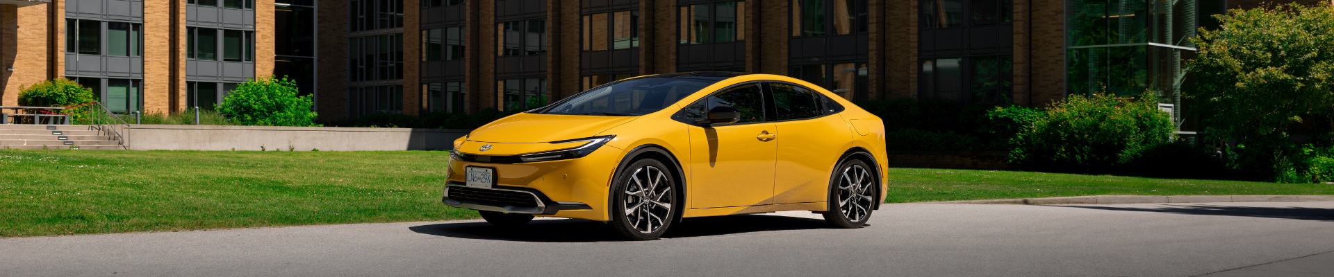 toyota-2024-features-hero-corolla-cross-xle-awd-cypress-l-at-kanata-toyota