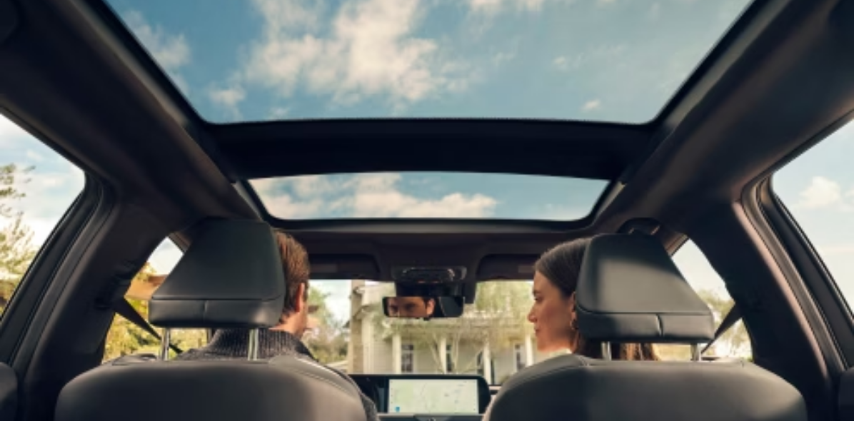 Toyota Crown Signia - Fixed Panoramic Moonroof