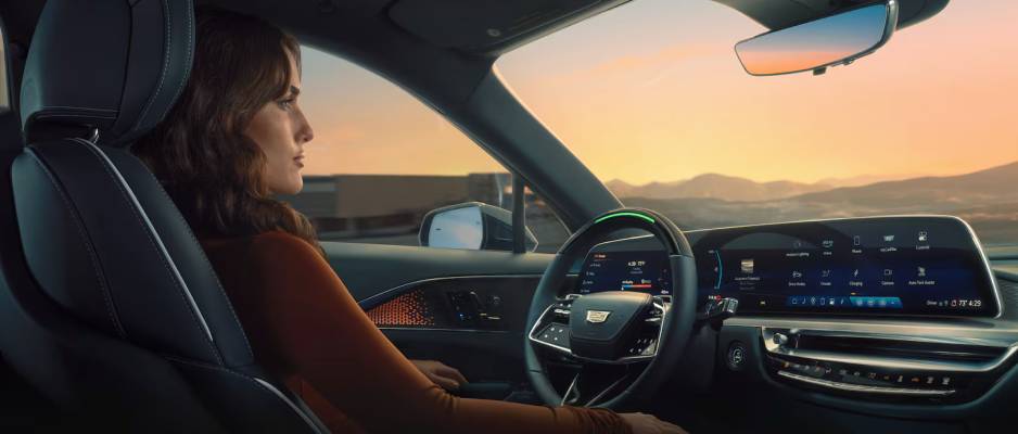 2024 Cadillac XT4 Rear Hero Image