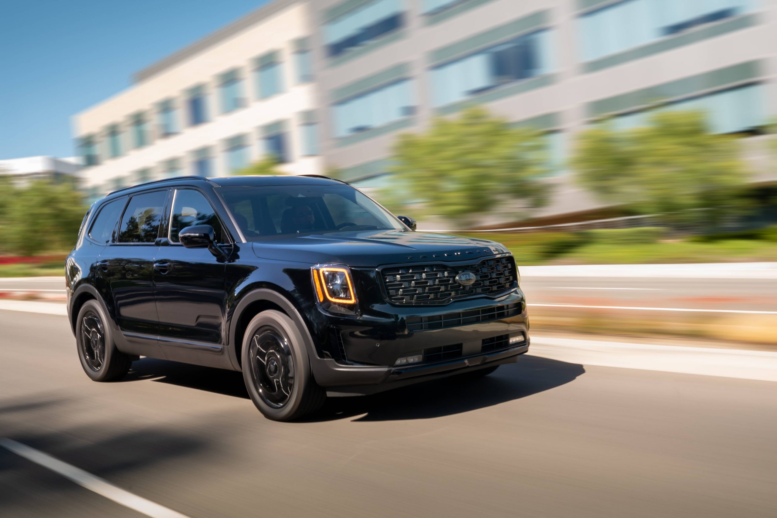kia-cap-sante-vw-atlas-2021-vs-kia-telluride-2021-vue-avant-scaled