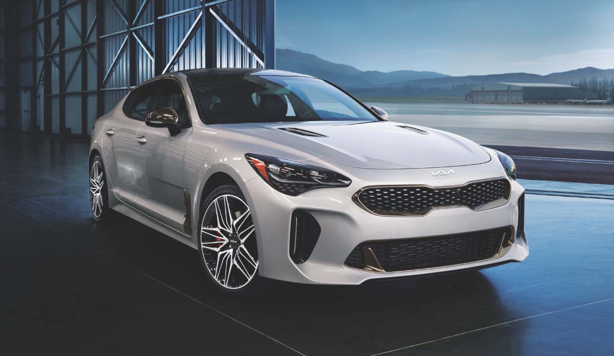 White Kia stringer