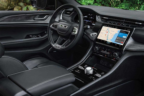 2025 Jeep Grand Cherokee 4xe in London, ON