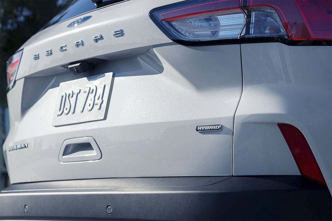 vue rapprochée arrièere du Ford Escape Titanium Hybride 2021