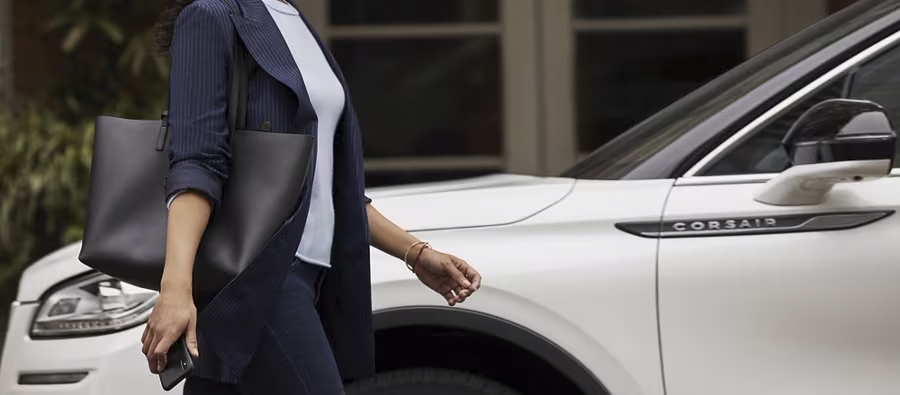 2020-lincoln-corsair-phone-key