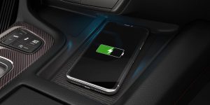 my21-ct5-interior-gallery-photo-8-phone-charging-v2_