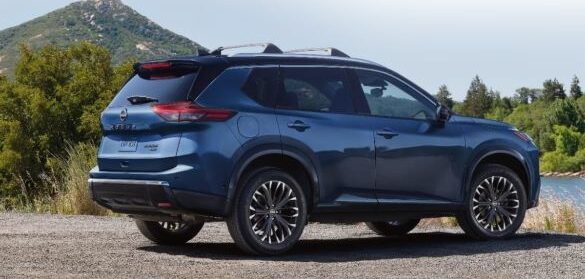 2024-nissan-rogue-parked-in-front-of-a-lakeaux-e1717779274458