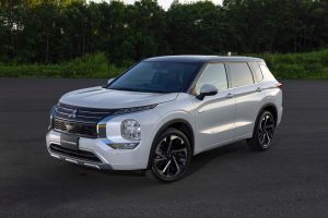 Mitsubishi Outlander PHEV 2024