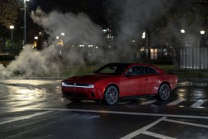2025-dodge-charger-daytona-gallery-01-v2_47f399e067e1bbab6c70f9aabb1f9df8-960x640