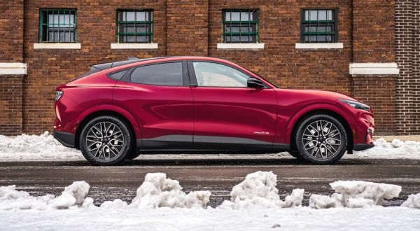 2025 Ford Mustanf Mach E