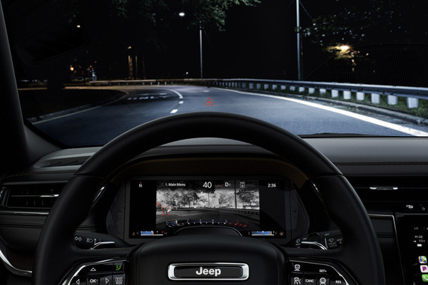 2022 jeep grand cherokee night vision camera