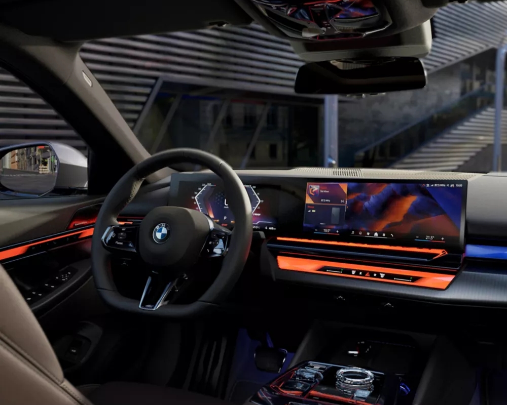 Screens That Feel Like Part Of The Drive