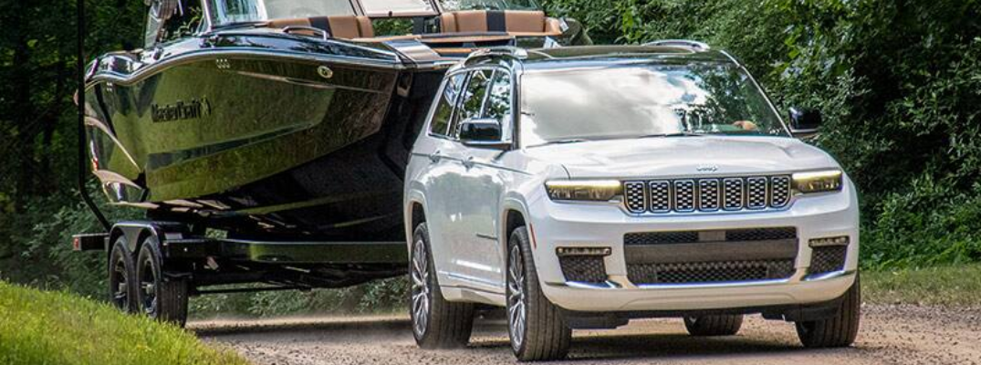 Jeep Grand Cherokee towing a boat