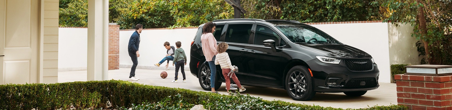 imgi_54_2025-chrysler-pacifica-vlp-gallery-3_fa716c961e3afdda9a9ecba06bf7136f-1920x1280