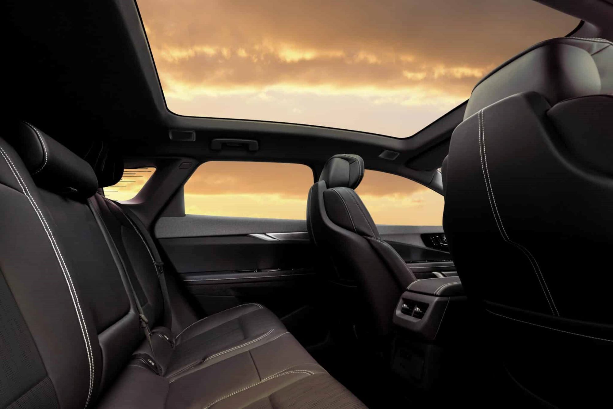 cadillac optiq panoramic roof