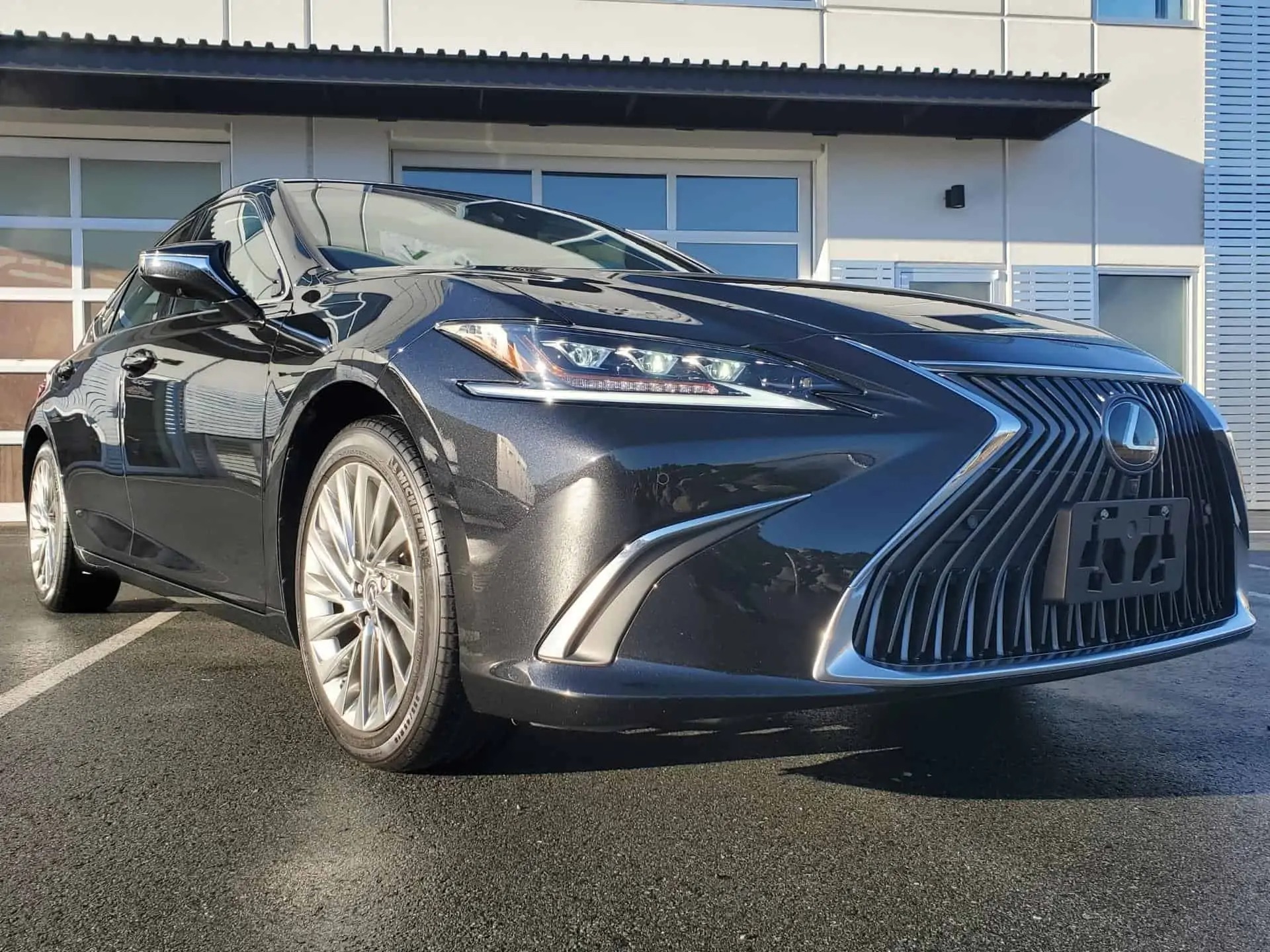 imgi_16_detailed-black-car-1920px