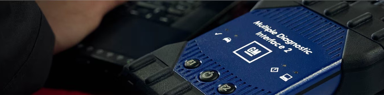 imgi_4_cs-masthead-technician-laptop-large-v10