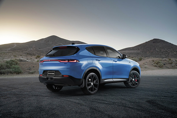 A blue 2025 Dodge Hornet equipped with the Blacktop package. 2026 Dodge Hornet design features at Tarrabain Motor Products in Lac La Biche, AB