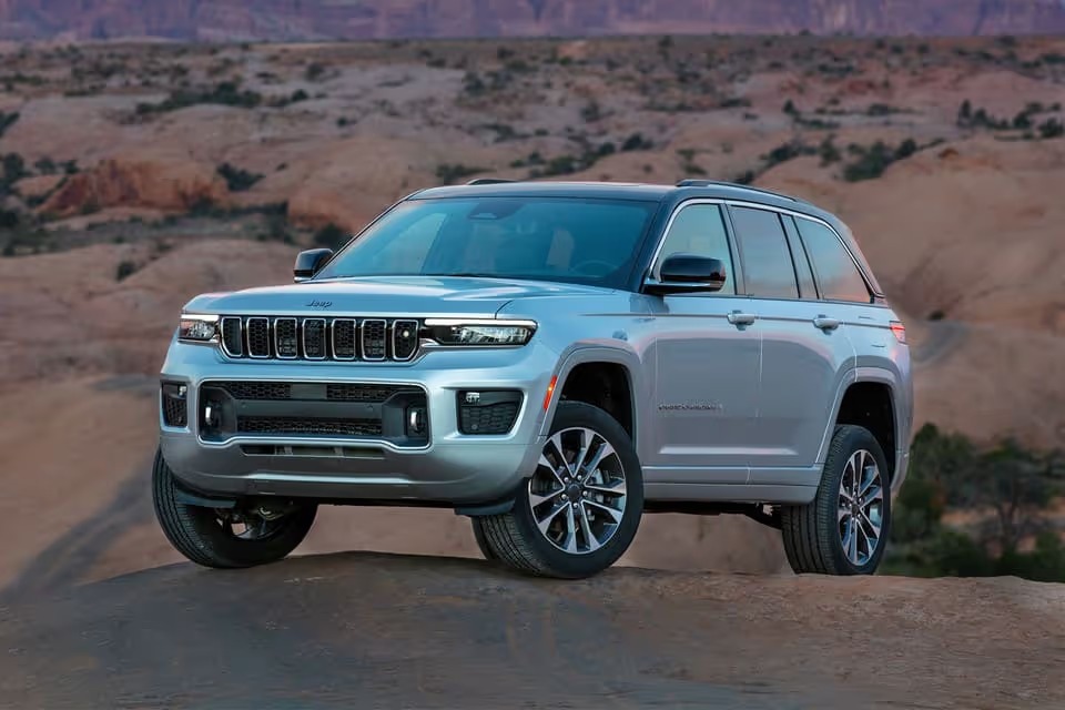 2025 Jeep Grand Cherokee Summit for Sale in Mississauga, Brampton, and Toronto