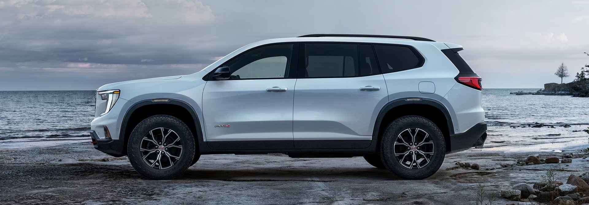 2026 GMC Acadia vs. 2026 Chevrolet Traverse