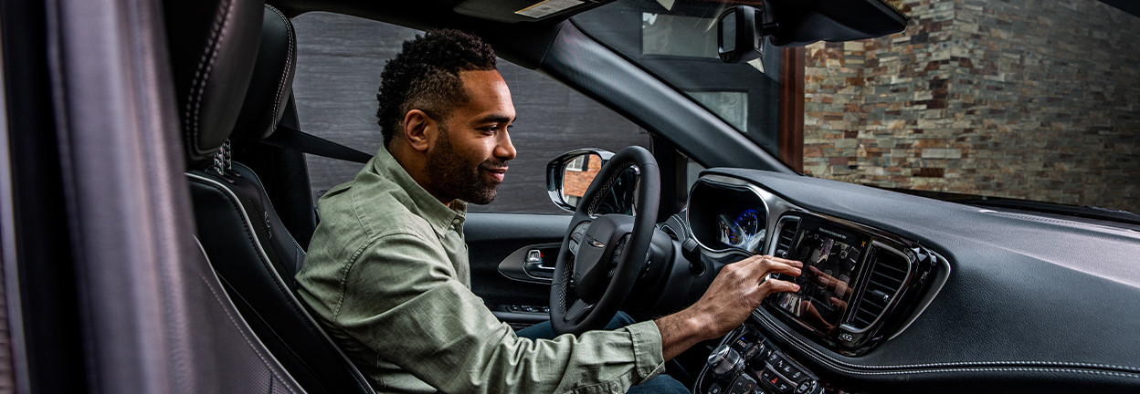 2026 Chrysler Pacifica in Tilbury, ON